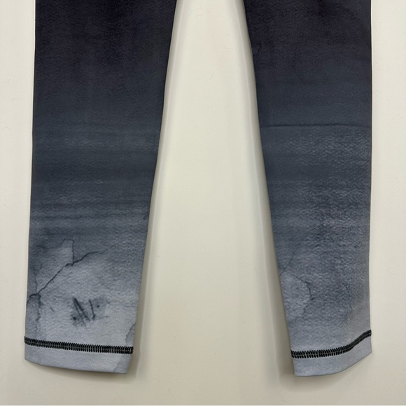 Sol and Mane Gray Charcoal Lagoon Mudra Full High Waisted Leggings Sz S NEW! - Picture 9 of 13